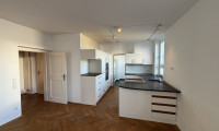 Wohnung - 1040, Wien - Ganze Etage im Botschaftsviertel mit Blick auf Karlskirche und Stephansdom