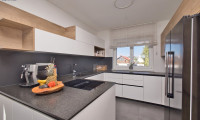 Wohnung - 4650, Lambach - Neubauwohnung mit Eigengarten, zwei Parkplätzen, große Südloggia, top ausgestattet