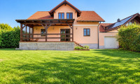Haus - 2301, Probstdorf - Ihr neues Zuhause mit Pool, Garage und Blick ins Grüne – Ruhelage in Probstdorf