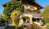 Haus - 2272, Niederabsdorf - Liebe auf den ersten Blick! Großzügiges Einfamilienhaus in Niederabsdorf mit Pool, Balkon, Terrasse & Carport!