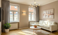 Wohnung - 1060, Wien,Mariahilf - TOP LAGE: 2 ZIMMER ALTBAU WOHNUNG IM 3. STOCK - SANIERT, LICHTDURCHFLUTET UND IDEAL AUFGETEILT!