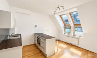 Wohnung - 2380, Perchtoldsdorf - Oben wohnen. Mittendrin leben. – Dachgeschosscharme im Herzen von Perchtoldsdorf | ZELLMANN IMMOBILIEN