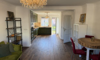 Haus - 2700, Wiener Neustadt - Kleines Haus, großes Wohngefühl! Stilvoll saniertes Reihenhaus | 3 Zimmer | Garten
