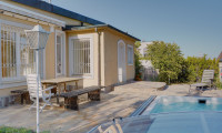 Haus - 3400, Klosterneuburg - Entzückendes Bungalowhaus mit Pool und Garage