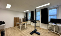 Büro / Praxis - 1230, Wien - Heller Büroraum im 1. Stock, inkl. Strom- und Heizkosten!