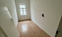 Wohnung - 1030, Wien - Renovierungsbedürftige 3,5 Zimmer Wohnung im 3ten. Liftstock mit bewilligtem Balkonzubau!