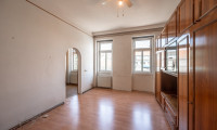 Wohnung - 1220, Wien - ++NEU++ Sanierungsbedürftige 4-Zimmer-Altbauwohnung mit Hofbalkon und 99 m² nahe U1 Kagraner Platz