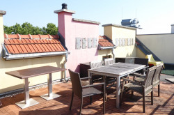Mortarapark/Pasettistraße: Maisonette-Wohnung mit große Dachterrasse und guter Raumaufteilung